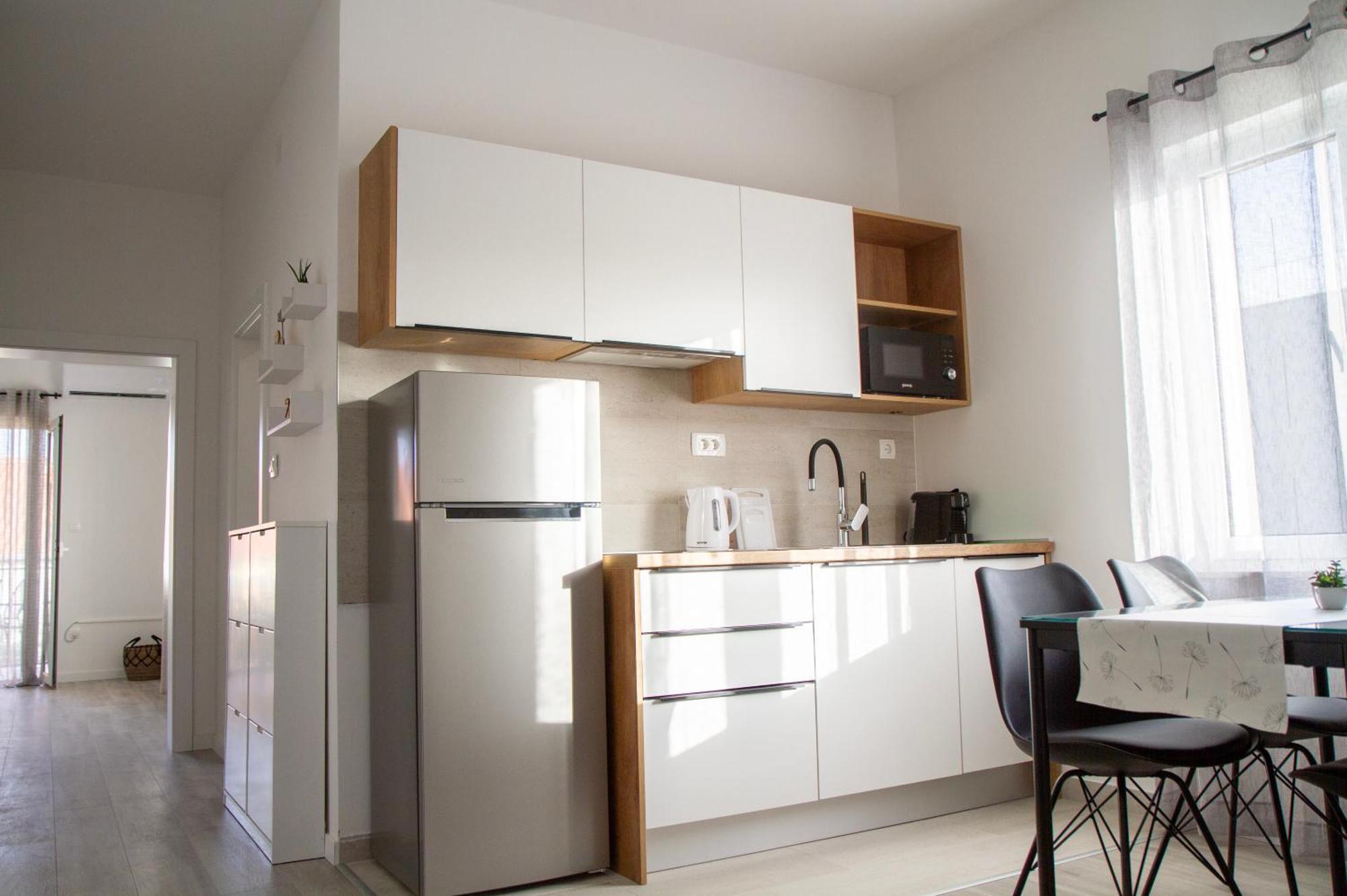 Seaside Gateway Apartment Kaštela Buitenkant foto